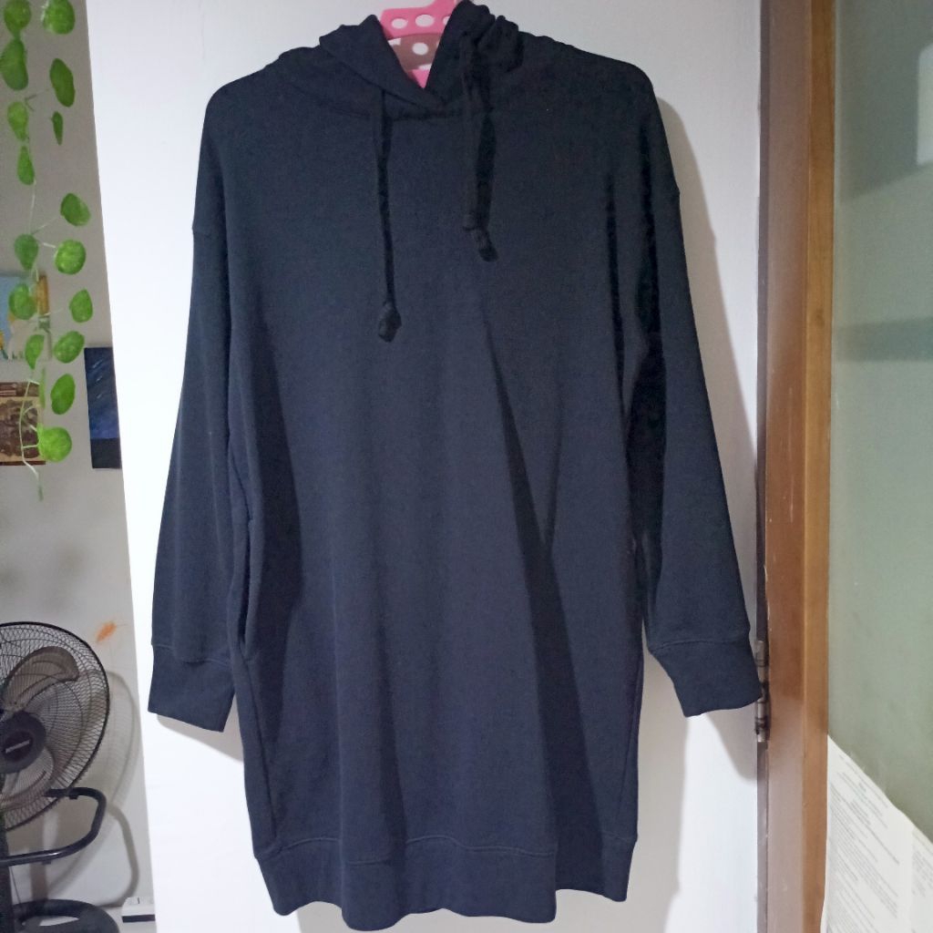 Uniqlo Hoodie Panjang (Dress Hoodie)