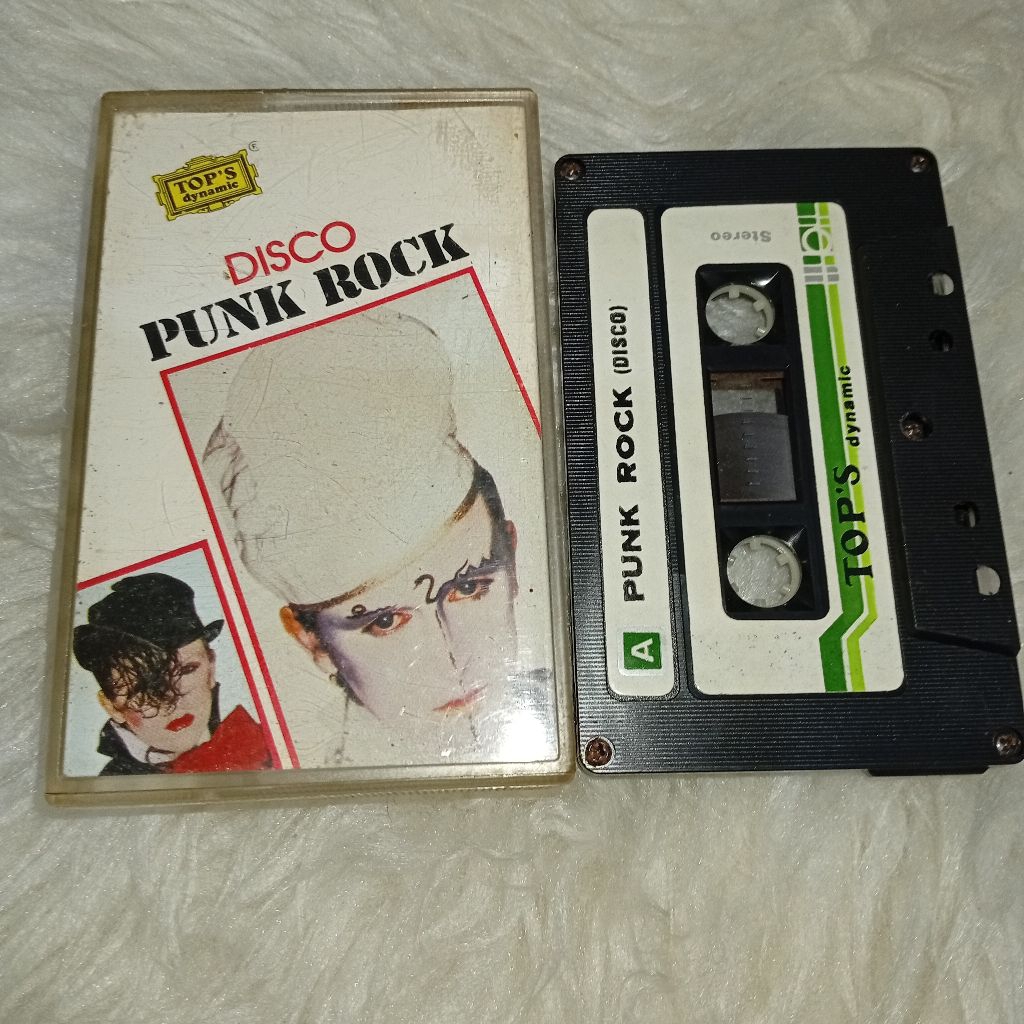 Kaset Pita Disco Punk Rock