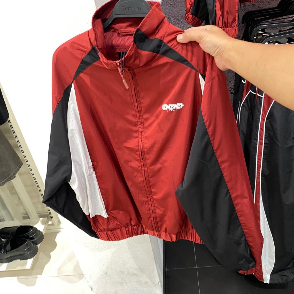 JASTIP. Jacket Parka Zipper Bershka (MAN)