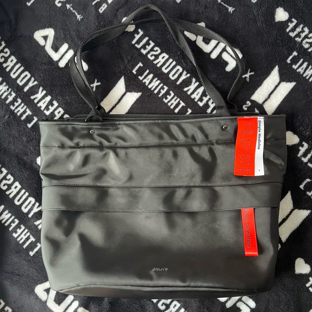 BOOKED (secondhand) catto collection workbag grounds