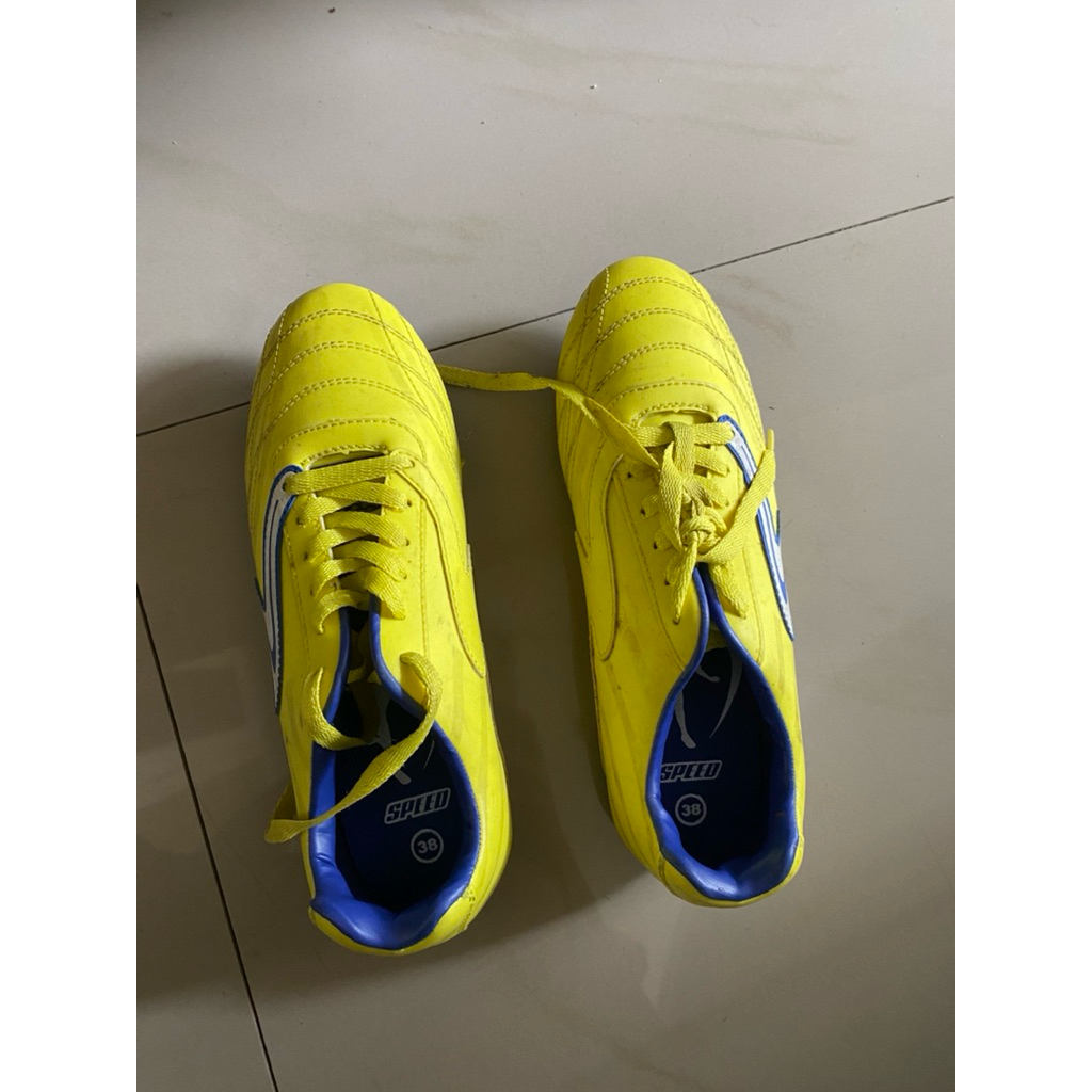sepatu bola speed preloved