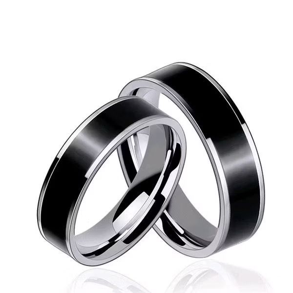 Cincin Couple Stainless Steel Anti Karat Desain Minimalis Elegan Putih Hitam Unisex