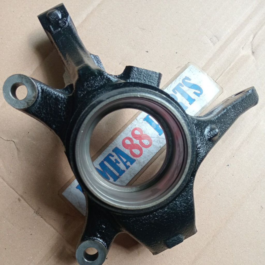 Knuckle Depan Suzuki Swift 63J Kiri