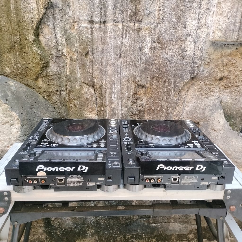 Pioneer CDJ2000 Nexsus2 CDJ 2000NXS2 (sepasang)