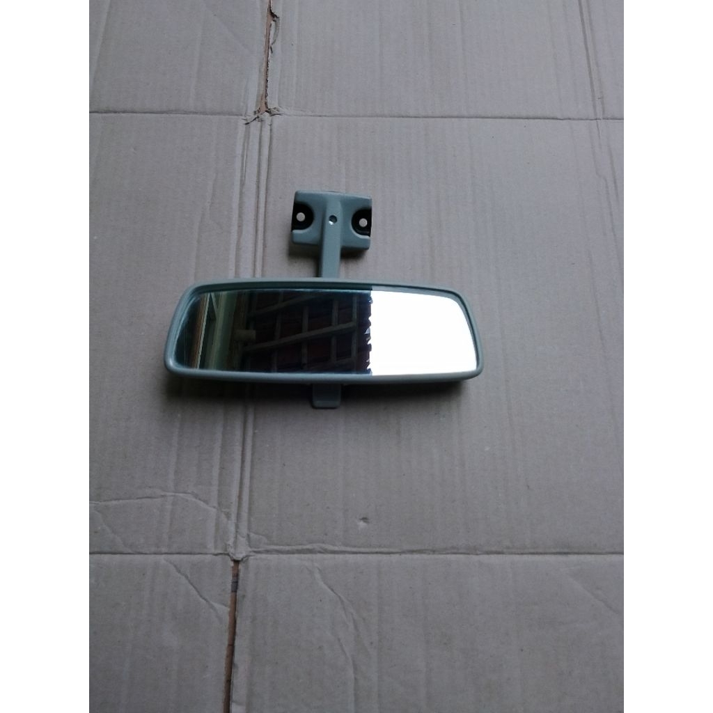 kaca spion dalam mobil Suzuki Ertiga original second copotan