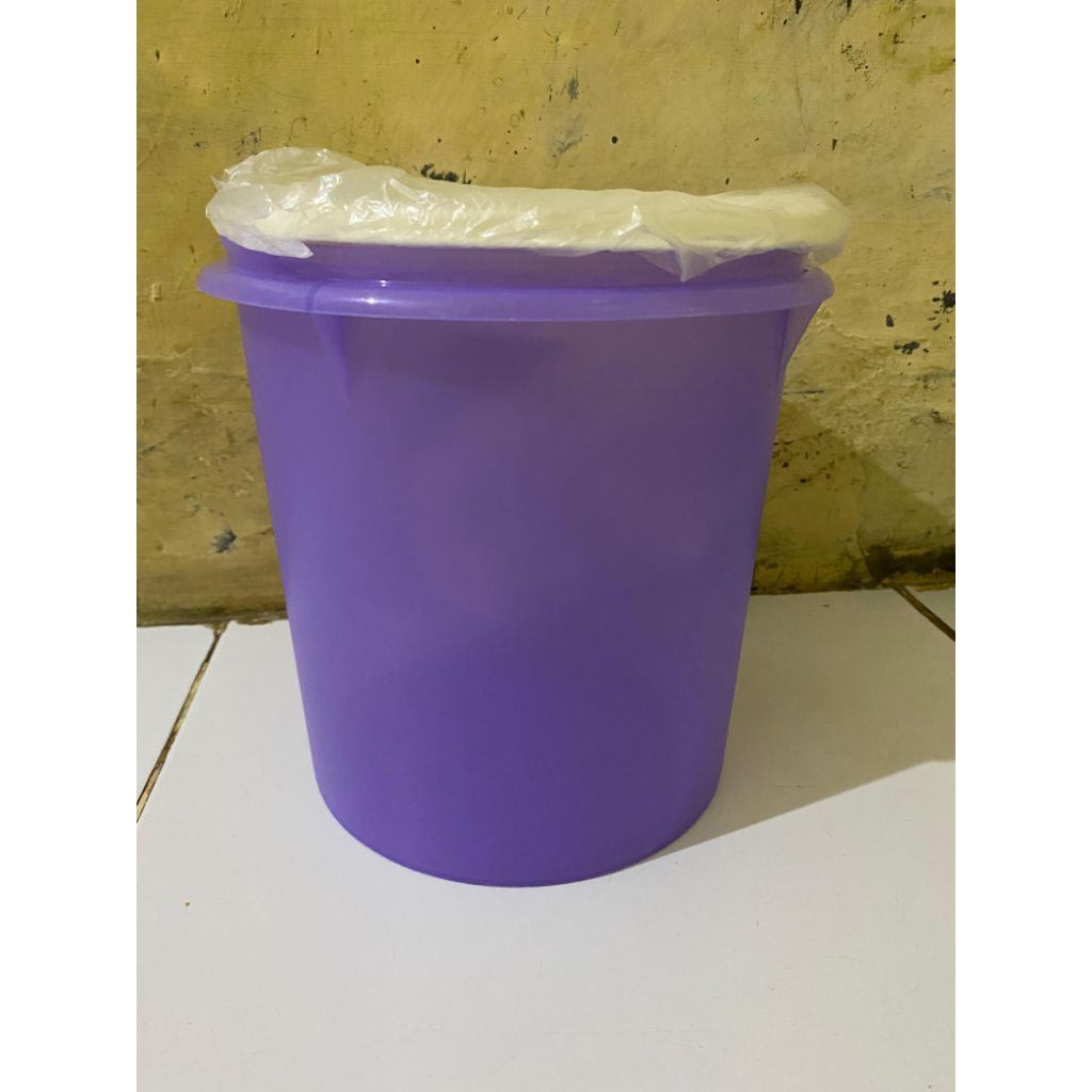 Tupperware crispy canister 5liter