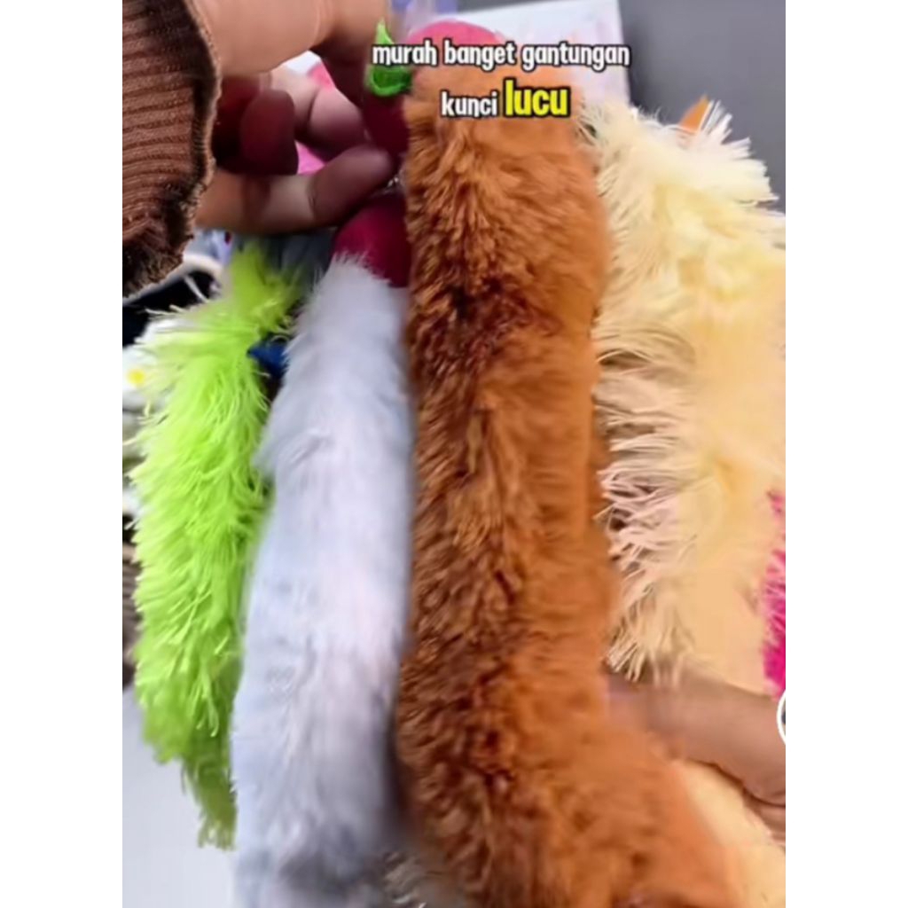 gantungan kunci ekor tupai