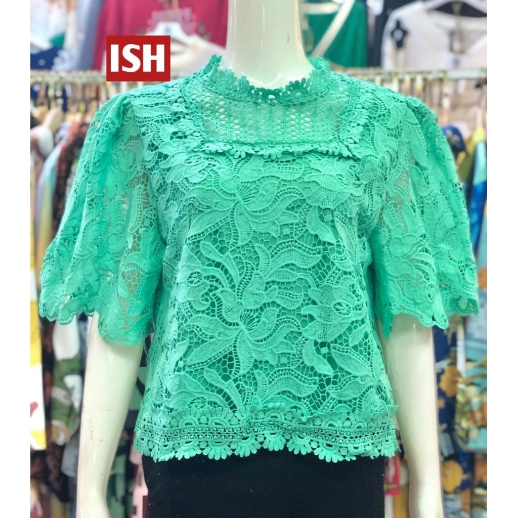 Blus Brokat Aan Lengan pendek