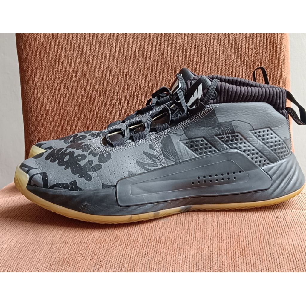 adidas dame 5 size 45