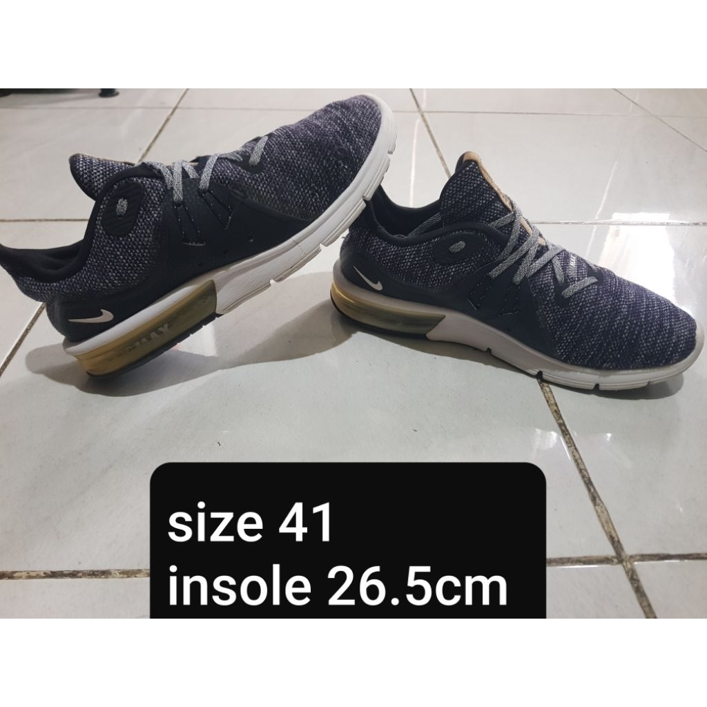 SepatuRunningNIKE