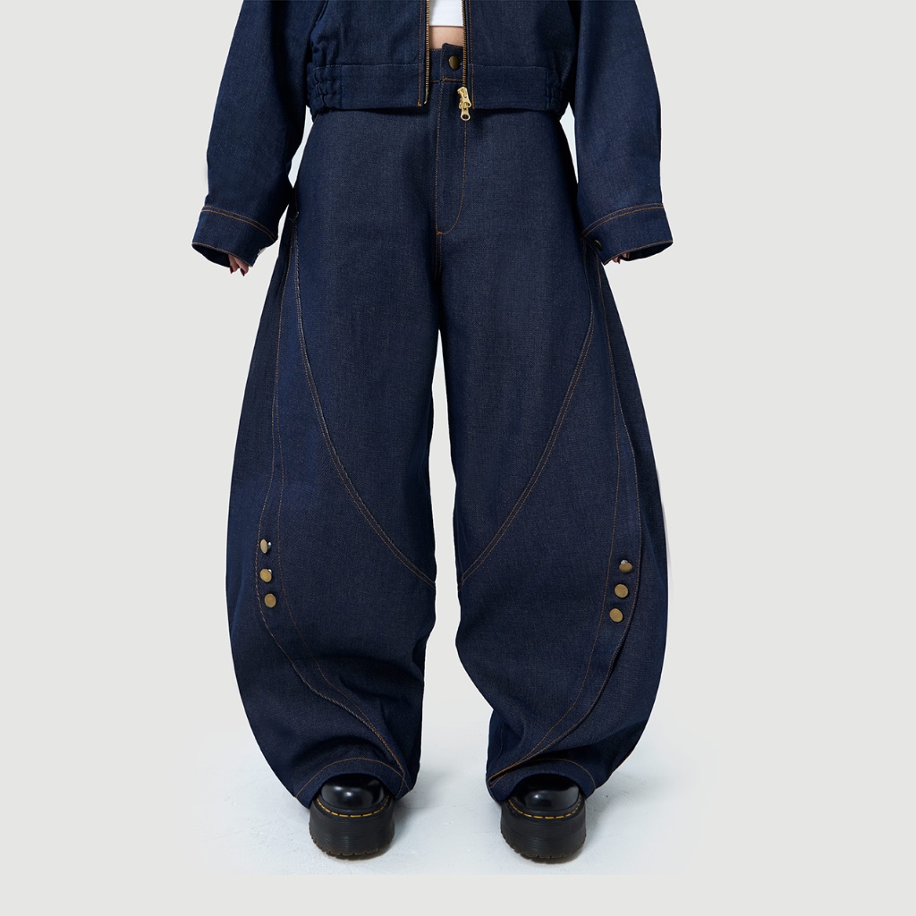 Club of Nobody - Rounded Denim Jeans