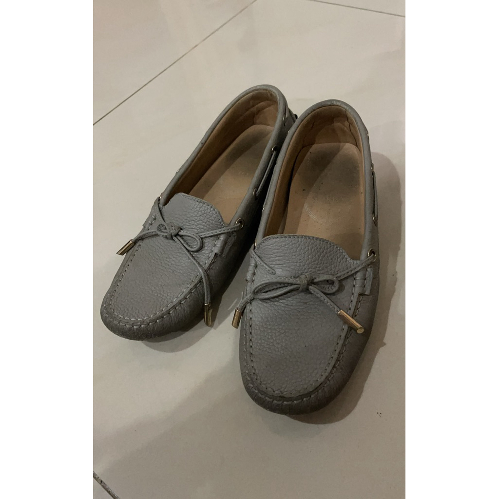 preloved loafers wanita / flat shoes , scilla shoes size:38