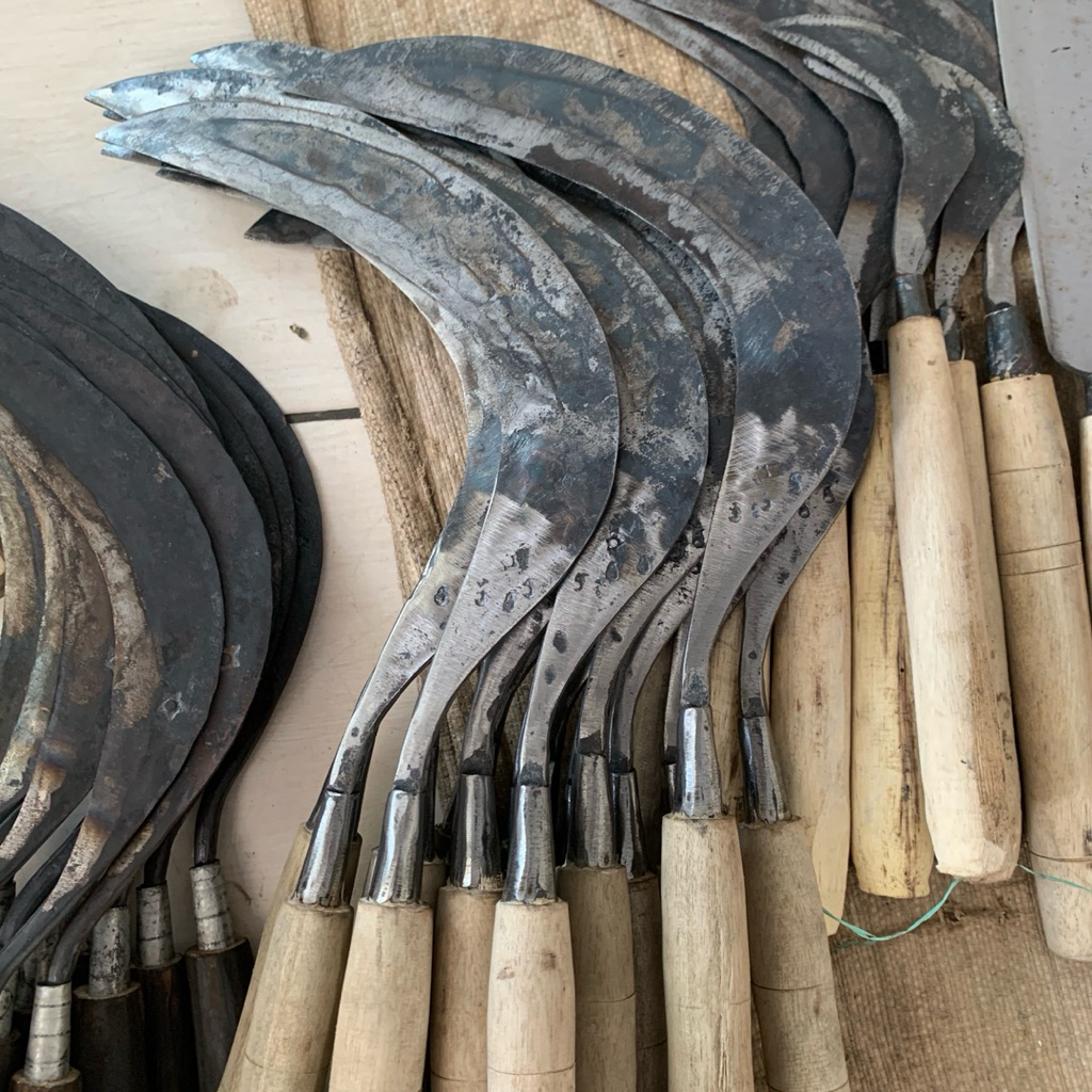 sabit rumput full baja isen khas Madura berkuwalitas siap pakai