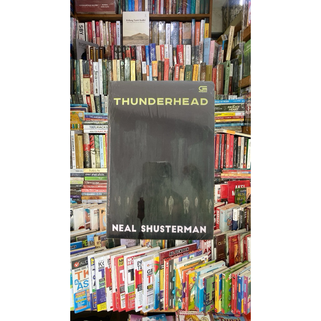 Buku THUNDERHEAD Neal Shusterman