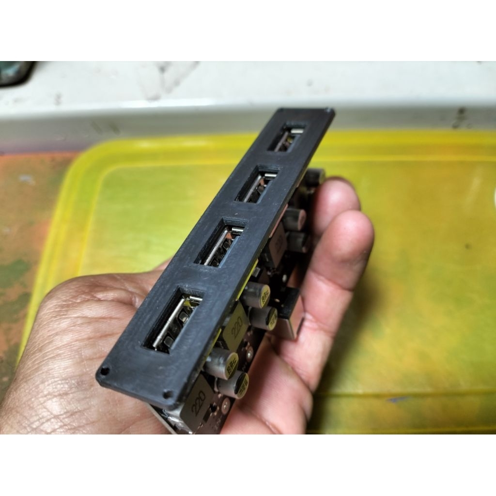 casing/tatakan saja module qc3 empat usb