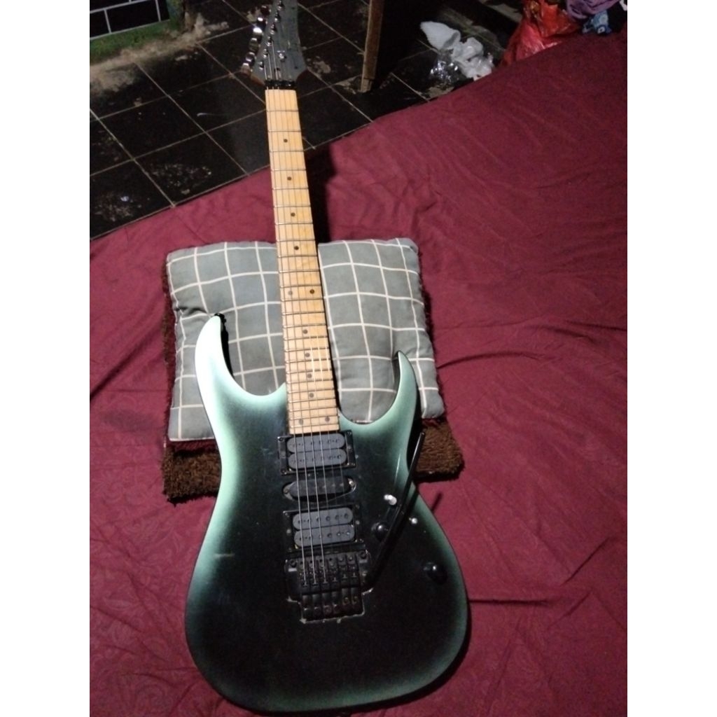 gitar Ibanez RG