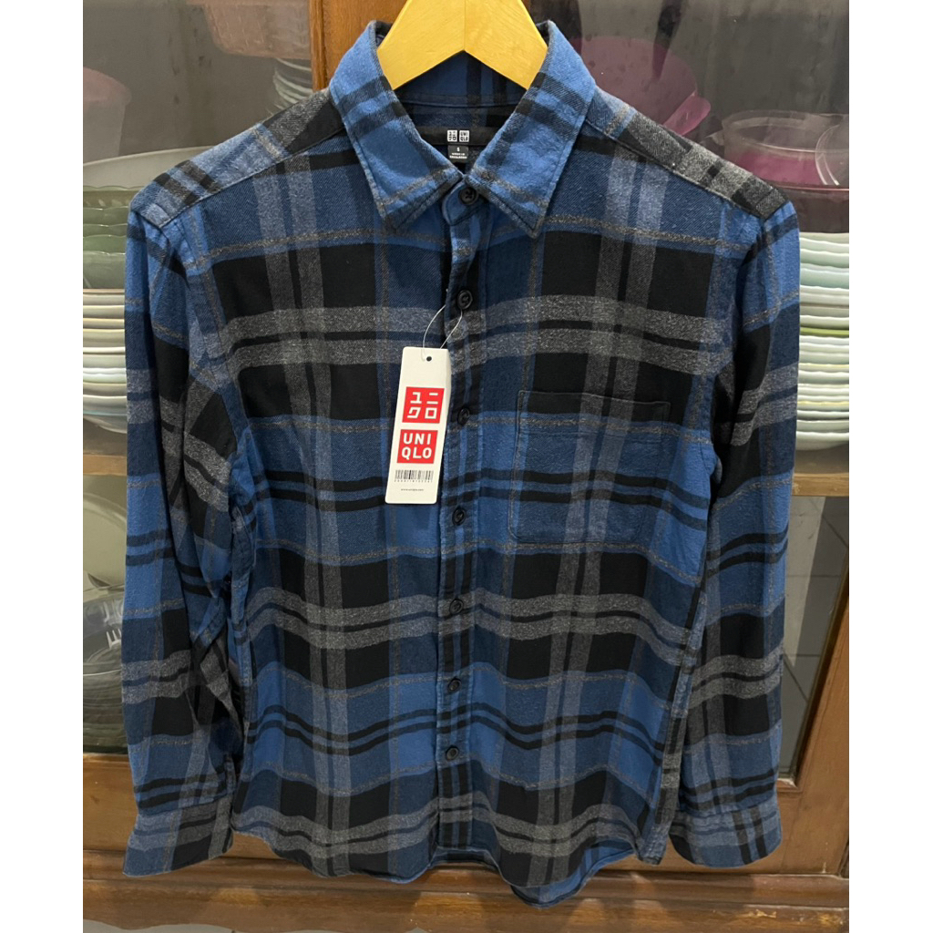 kemeja flanel laki/pria uniqlo original