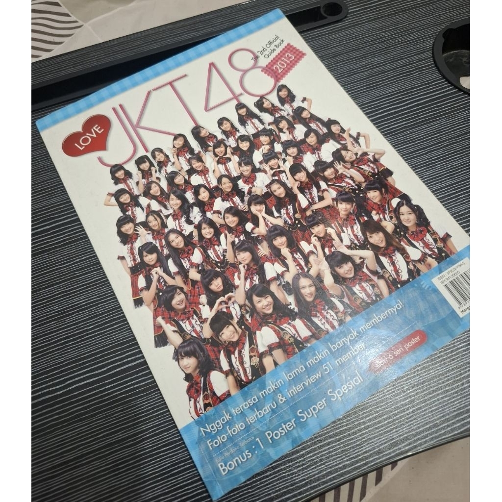 JKT48 Official Guide Book Volume 2 Buku 2013