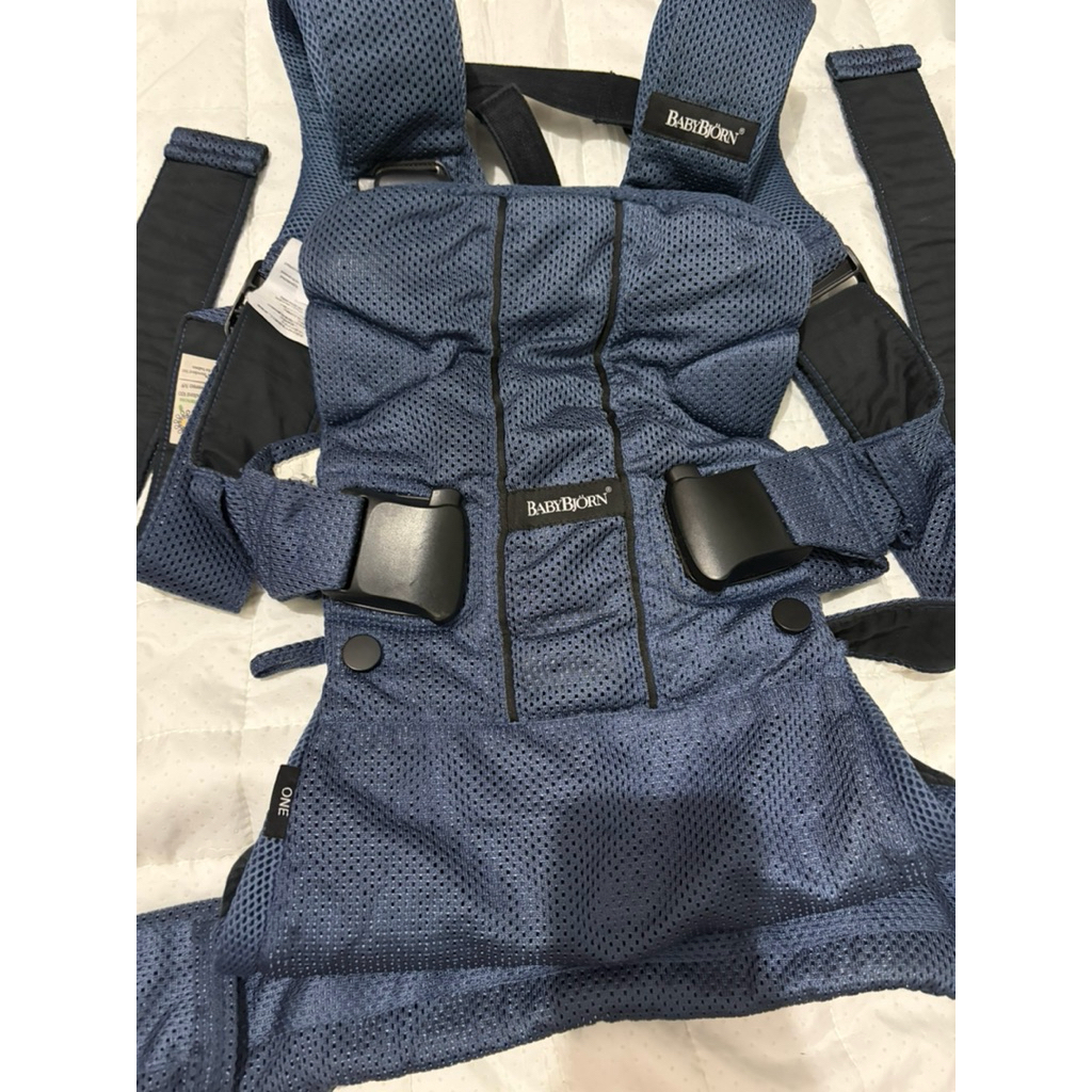 BABY BJORN BABYBJORN ONE MESH PRELOVED