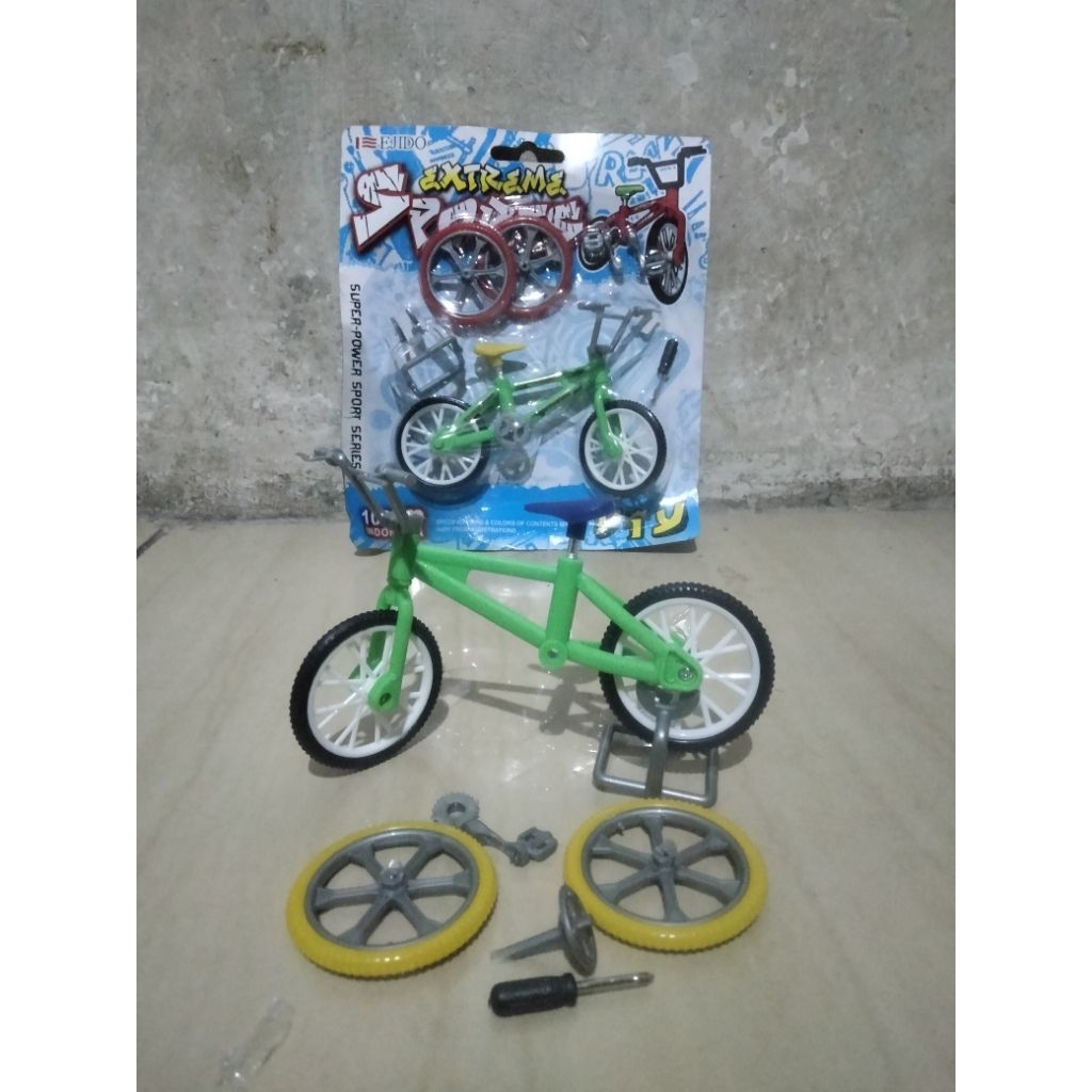 Sepeda koleksi sepeda gunung mainan anak