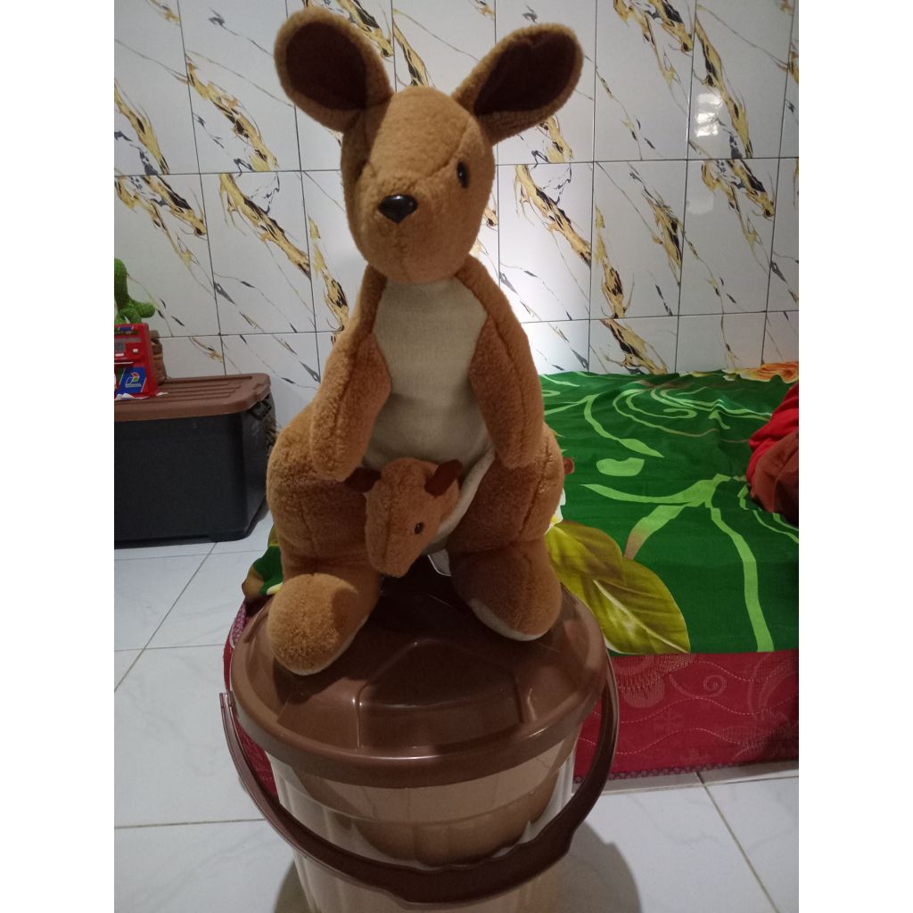 BONEKA KANGGURU