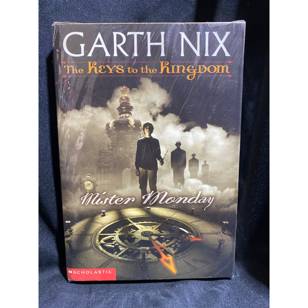 Buku Original GARTH NIX THE KEYS TO THE HINGDOM - MISTER MONDAY