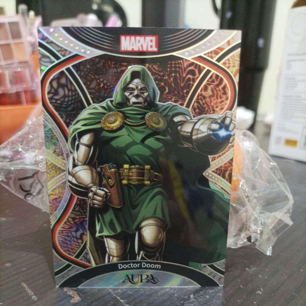 Kartu Marvel AURA 2025 Kakawow Doctor Doom | HOLO REFRACTOR