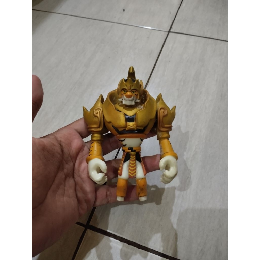 Figure Knight Kris, Kondisi Junk Sesuai Di Foto. Tidak Ada Kaki