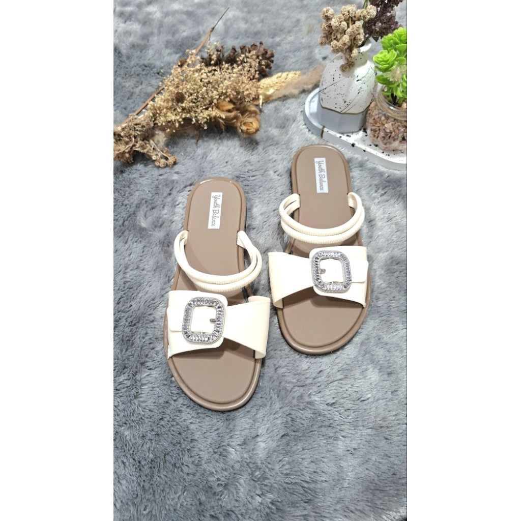 Sandal flat wanita karet import Youth Balance