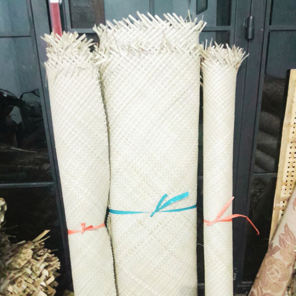 Tikar Pandan Putih Iratan Kecil Untuk Kerajinan Tas Pandan Ukuran 110x160cm