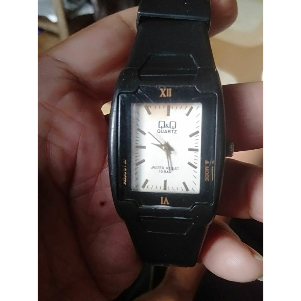 Qnq jam tangan wanita preloved bentuk kotak