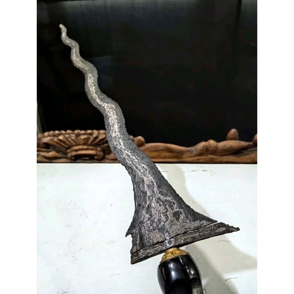 Keris Sepuh Murah dapur Sempana Pamor Wahyu Tumurun Warangka Ladrang Solo Kuno - Keris Majapahit