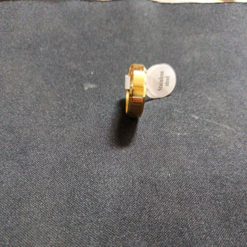 cincin Titanium warna mas