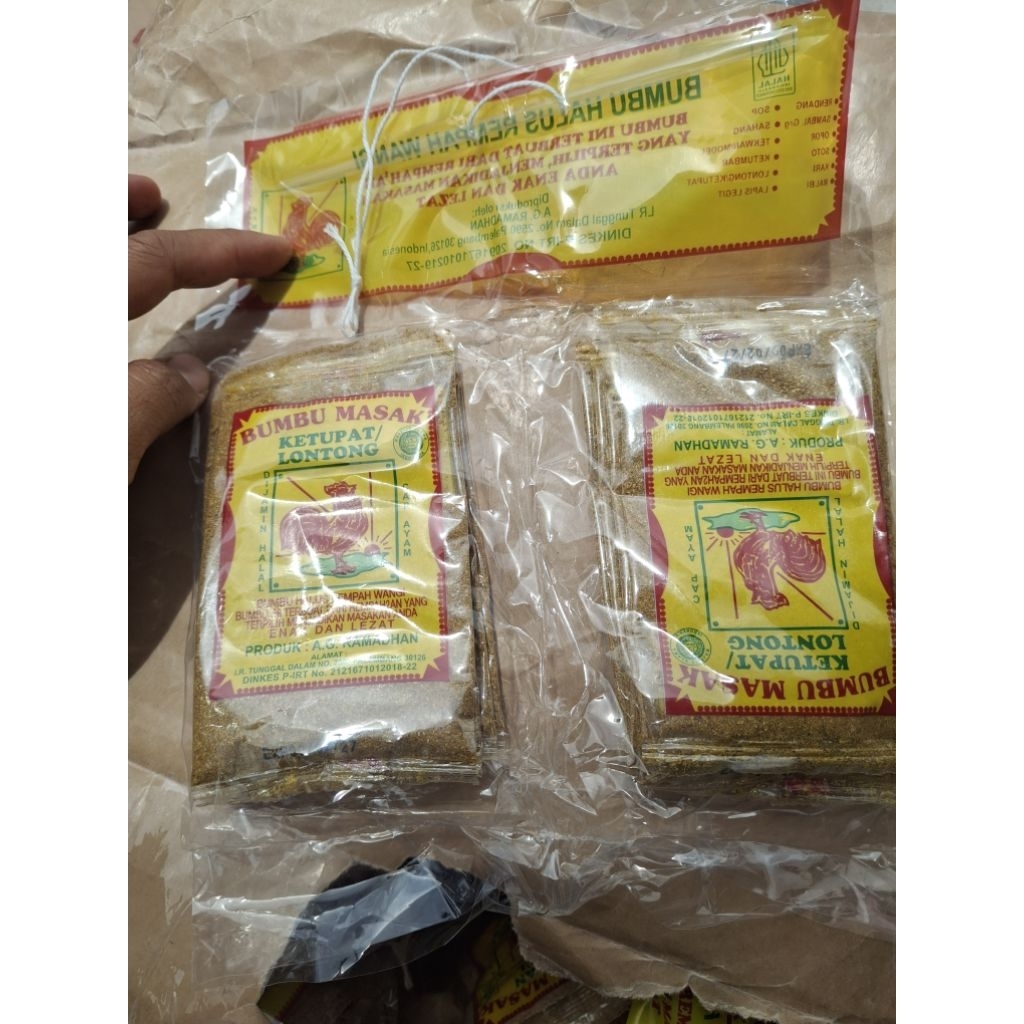 1 renteng bumbu ketupat/lontong cap ayam