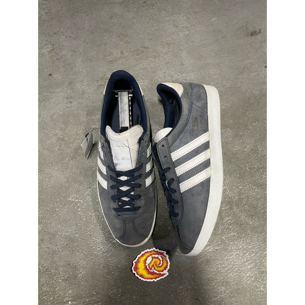 sepatu tiga garis gazelle second (3872)