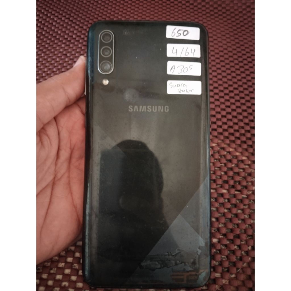 samsung A30s ram 4/64 batang, hp siap pakai, minus suara sember dikit.