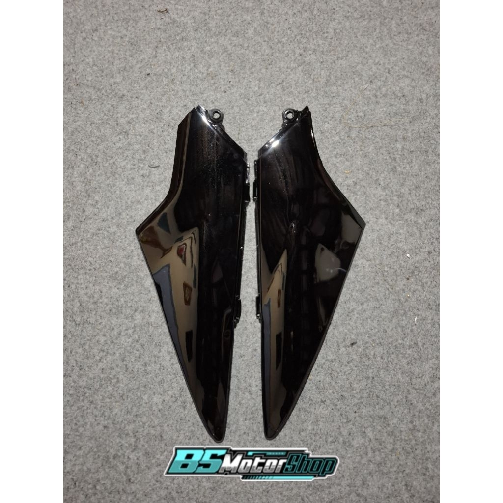 bok accu supra x 125 warna hitam. tutup aki bok accu bok aki supra x 125