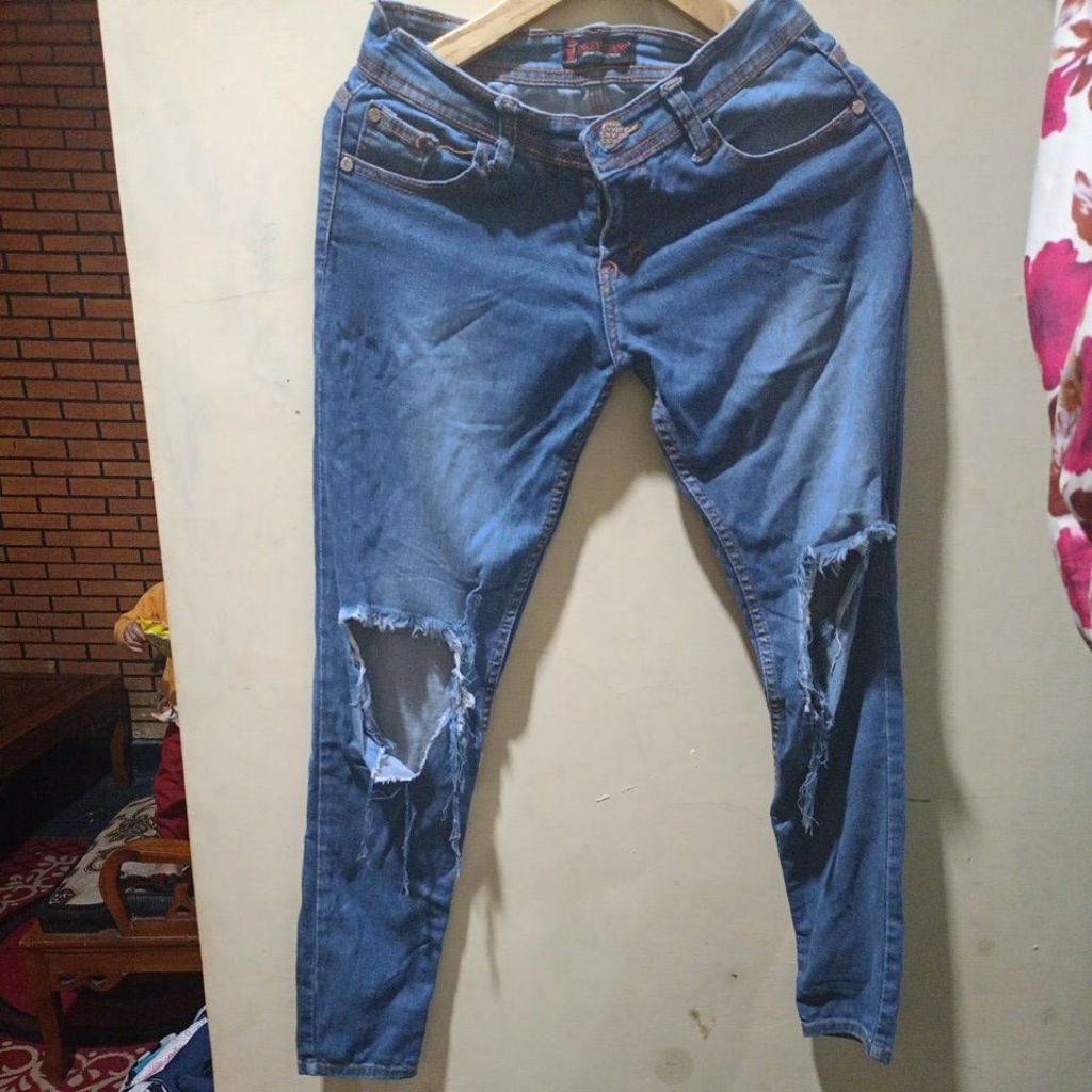 Celana Levis Sobek cewek/celana Levis Sobek murah/celana Levis Preloved