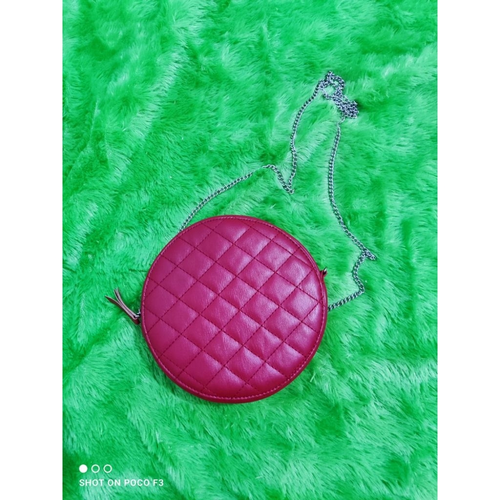 Miniso tas selempang wanita bulat pola kisi merah original