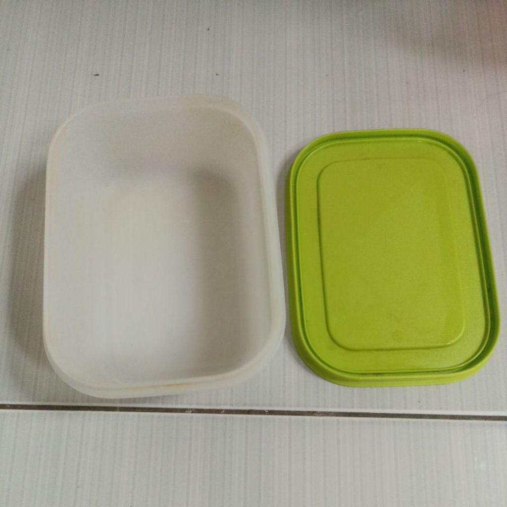 Frozy Cozy Tupperware
