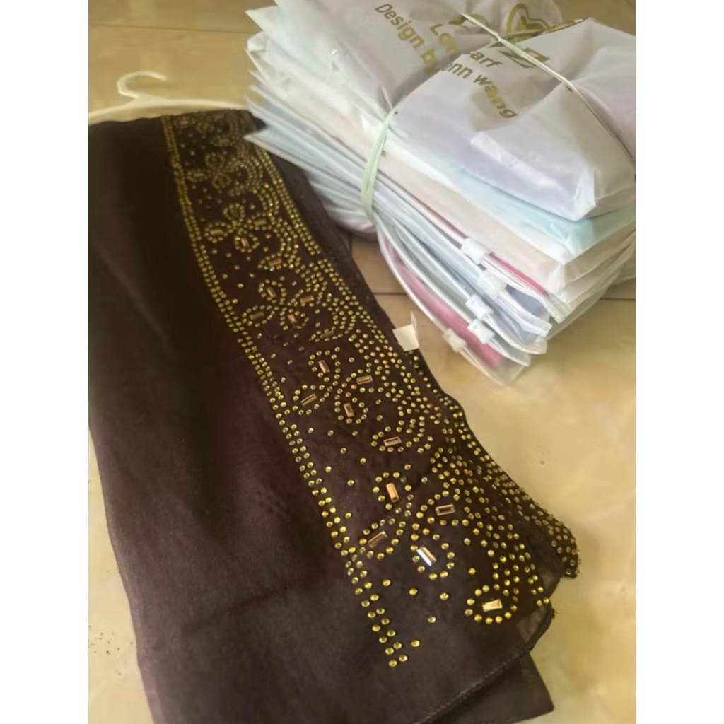 Pashmina Dubai Azara Crystal manik - Pashmina Oleh oleh umroh haji