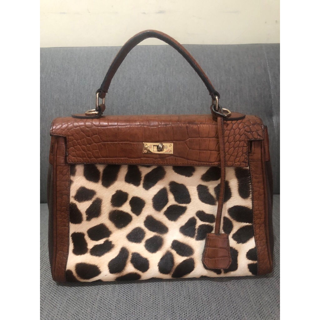 preloved Tas Tote Wanita Kulit Leopard ada tali panjang