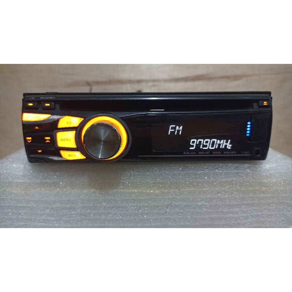 Singledin Tape mobil  audio jvc