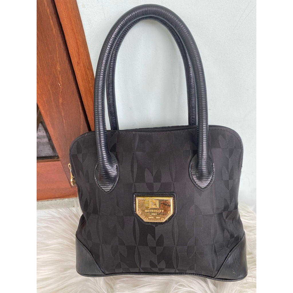 pre hand bag metrocity
