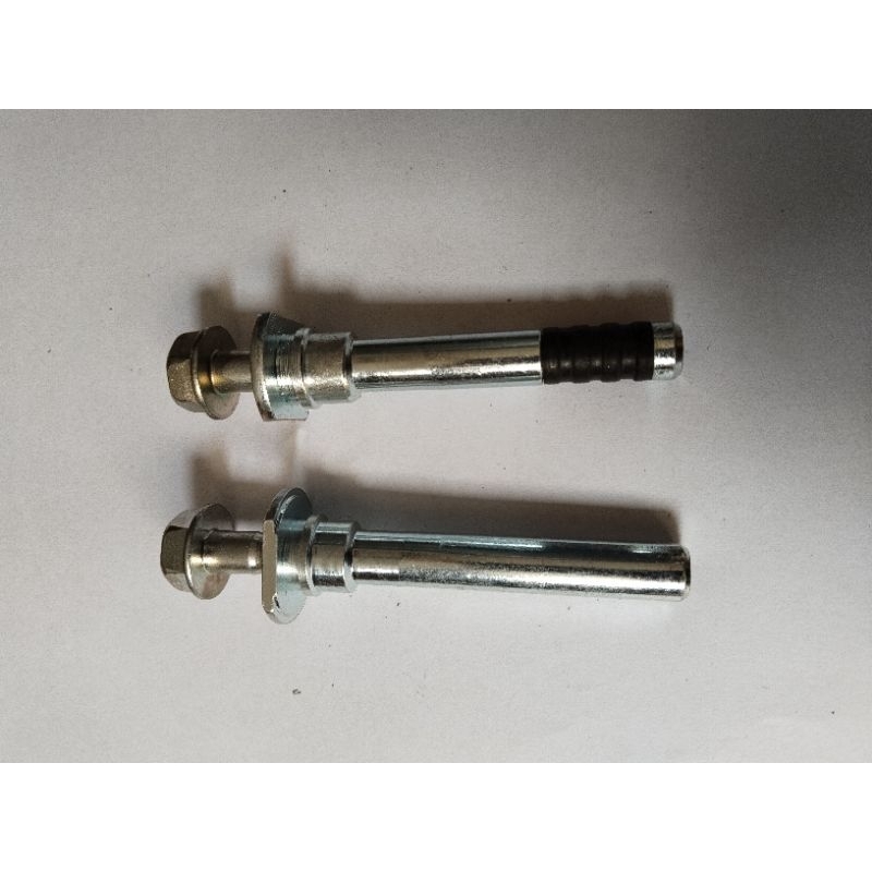 pen cakram +baut cakram kijang innova lama pin a/pin b karet