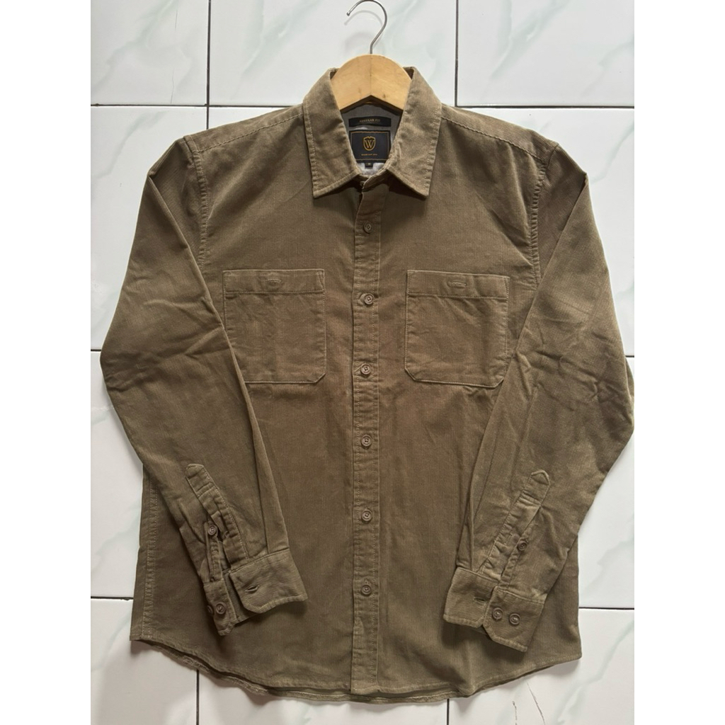 kemeja corduroy wood green sage