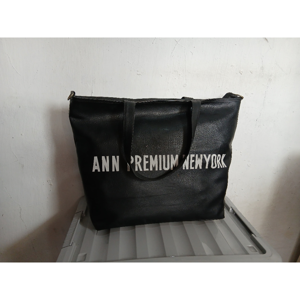 tas tote bag wanita cewe kulit leather hitam preloved