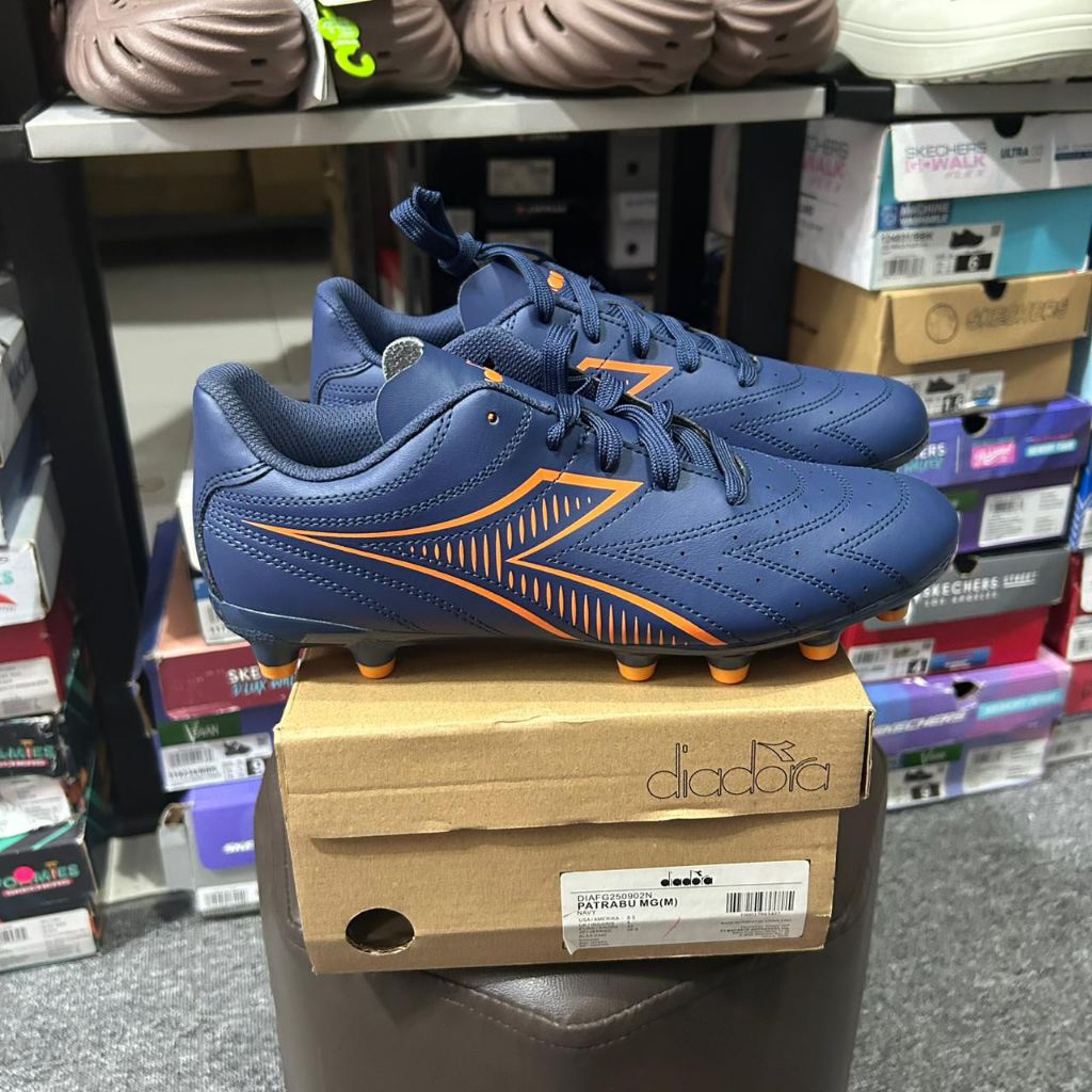 SEPATU FOOTBALL PRIA DIADORA PATRABU NAVY