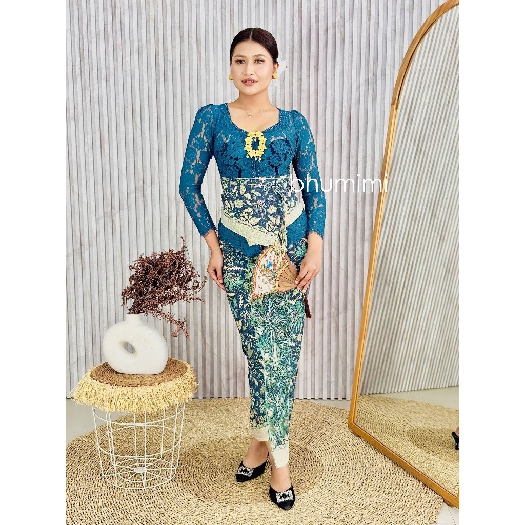 Kebaya Jadi Bali/ Kebaya brokat payet /Kebaya Bali