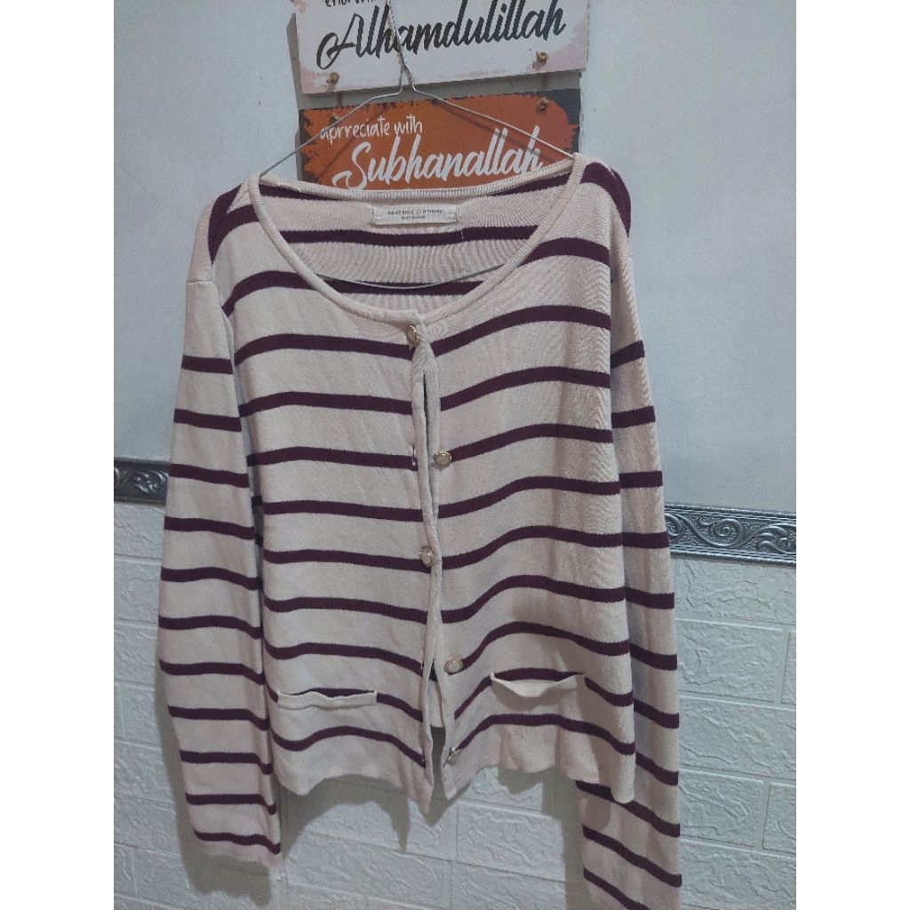 preloved Sweater beatrice clothing